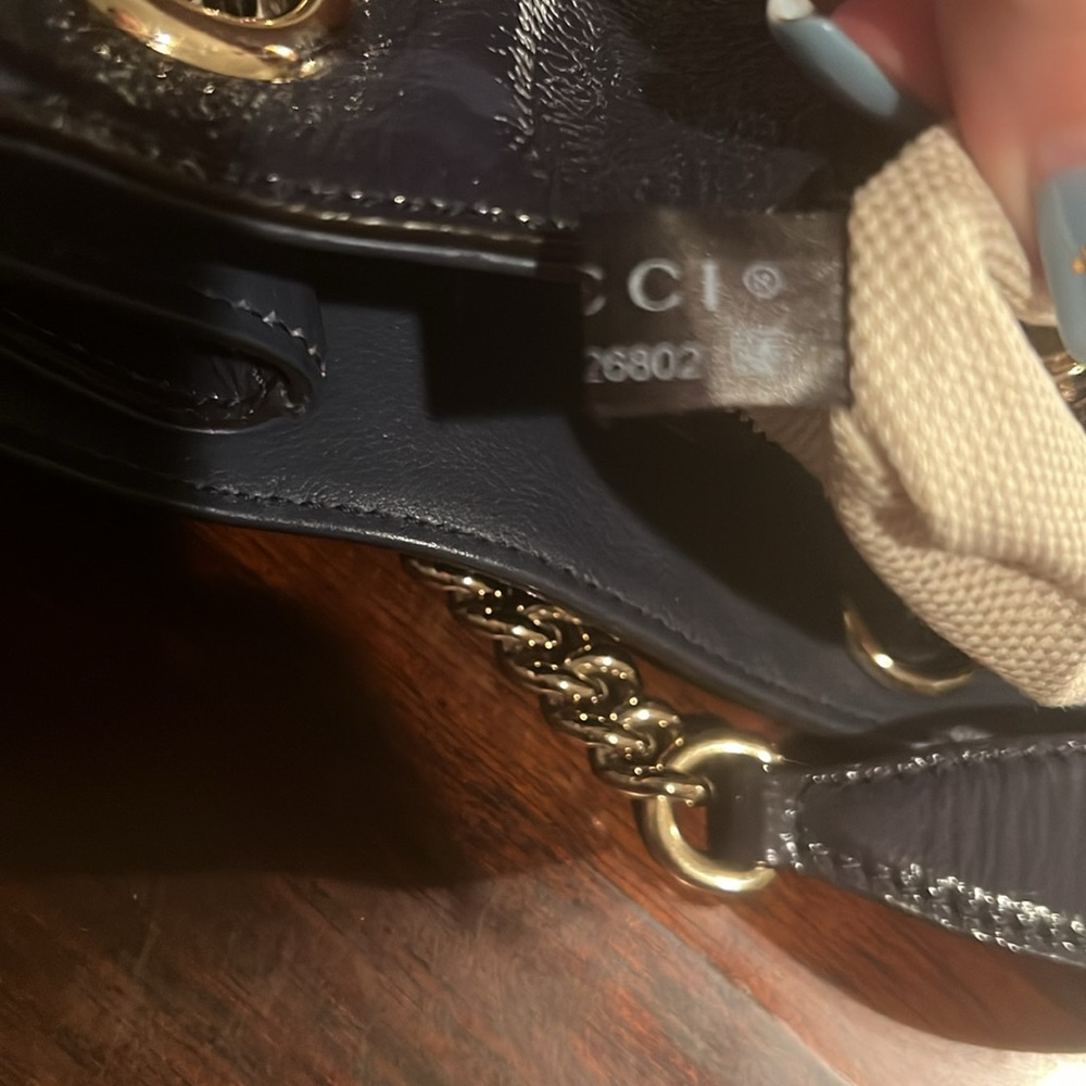 GUCCI Patent Leather SoHo Chain Bag Navy - Picture 13 of 17